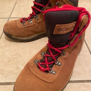 Columbia Newton Ridge hiking boots women’s 10.5